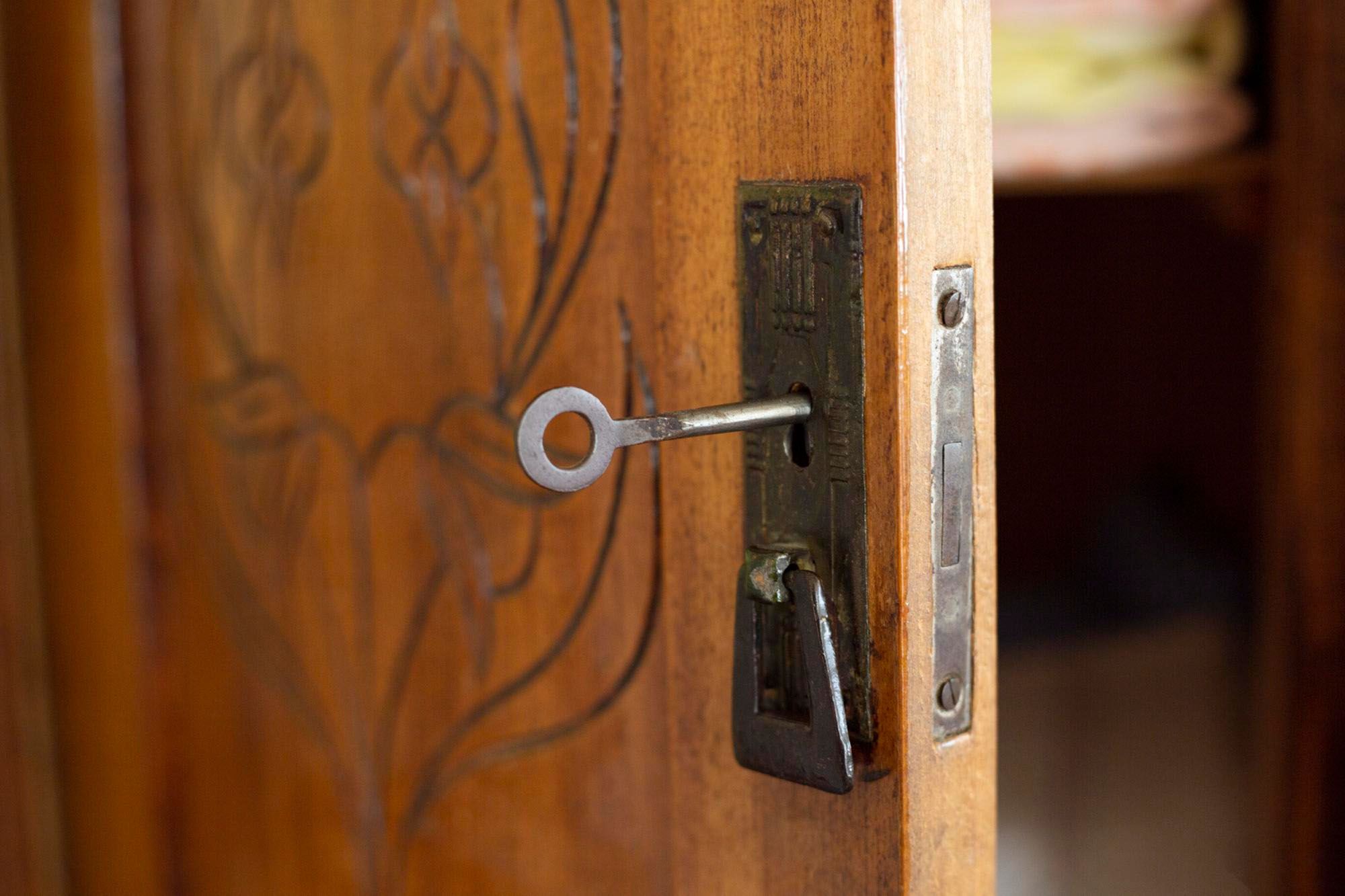 emergency-locksmith-services.jpg