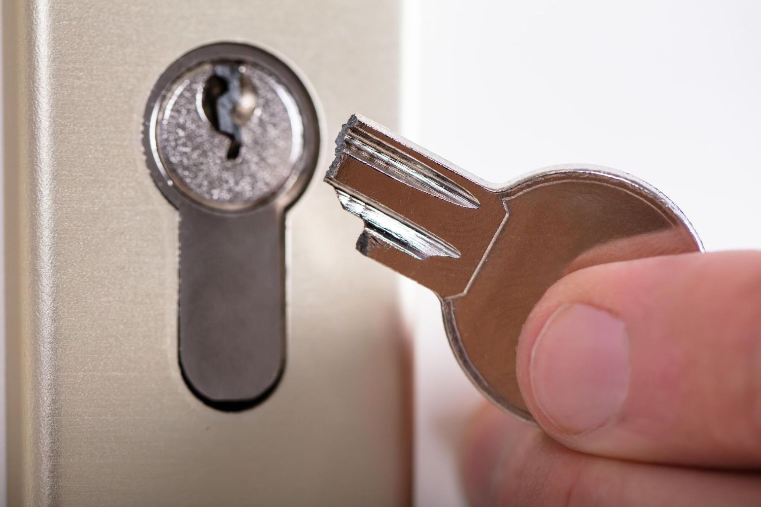 Residential Locksmith in Indianapolis: 7 Signs It’s Time to Rekey Your Home
